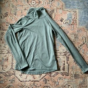 Nike dry fit long sleeve lightweight sweatshirt gray large